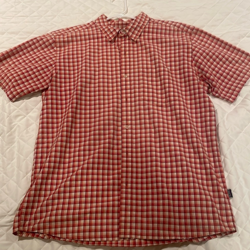 PATAGONIA MENS BUTTON DOWN SHIRT